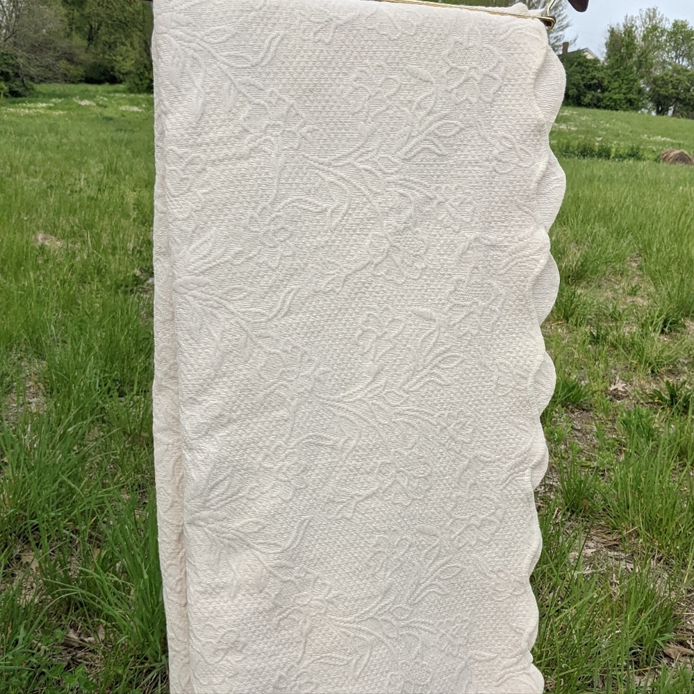 Twin ivory cotton blend quilt set